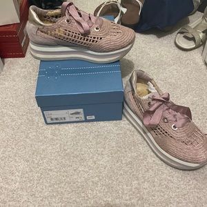 Softwave arch support pink sneakers